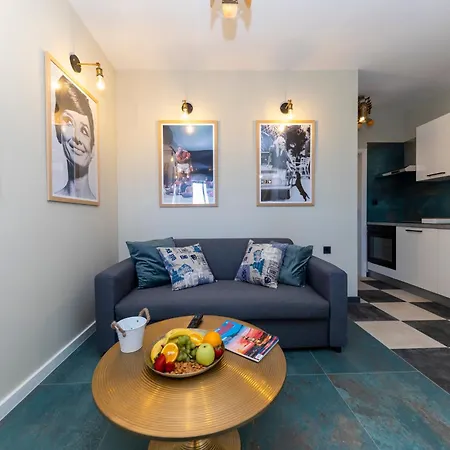 Anabella Ii * Задар