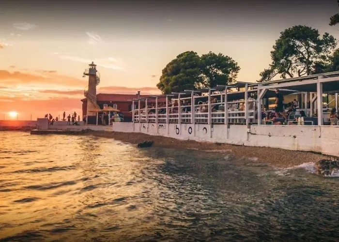 Anabella Ii * زادار