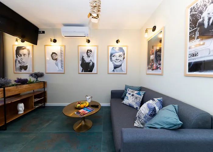 Anabella Ii * زادار